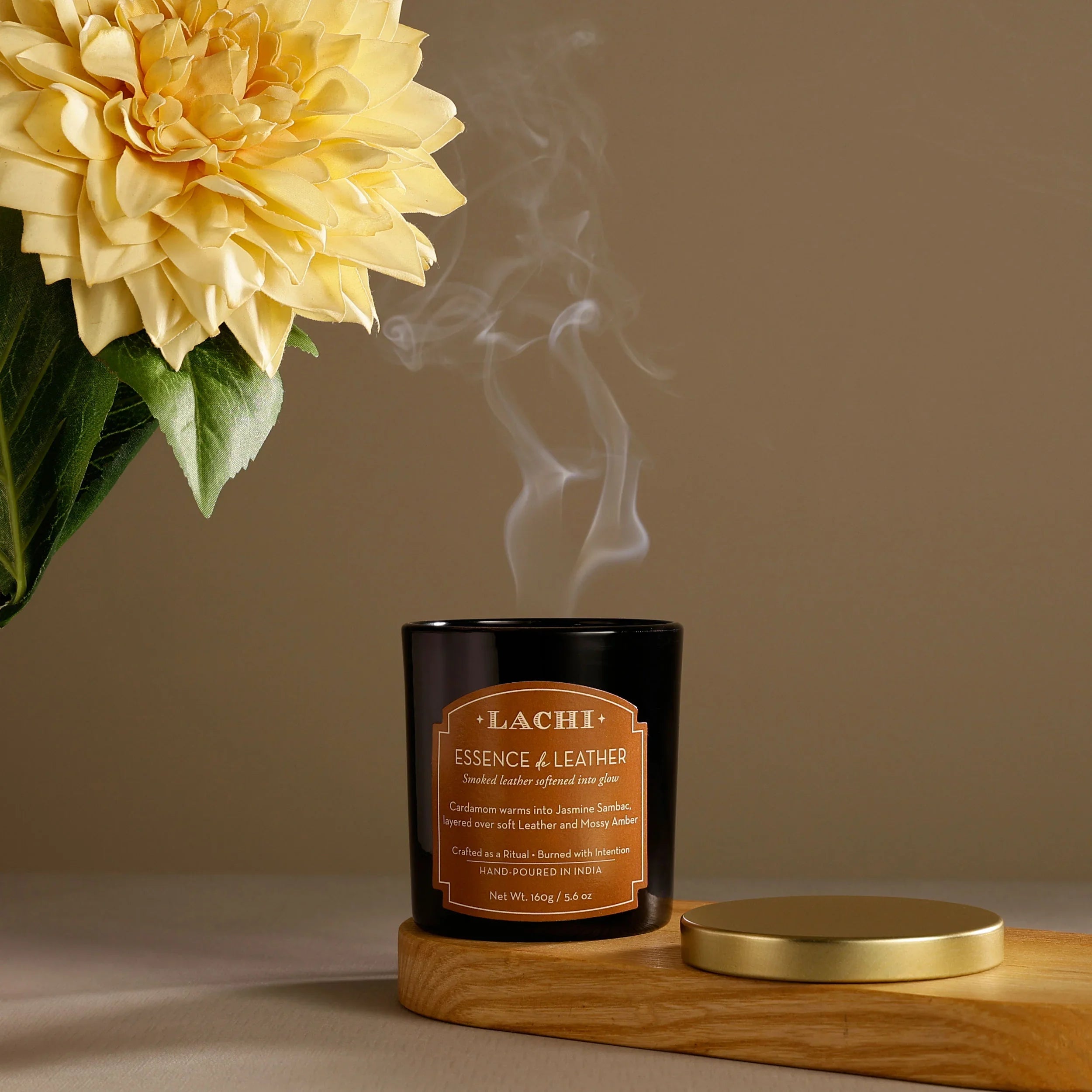 Essence De Leather - CANDLE