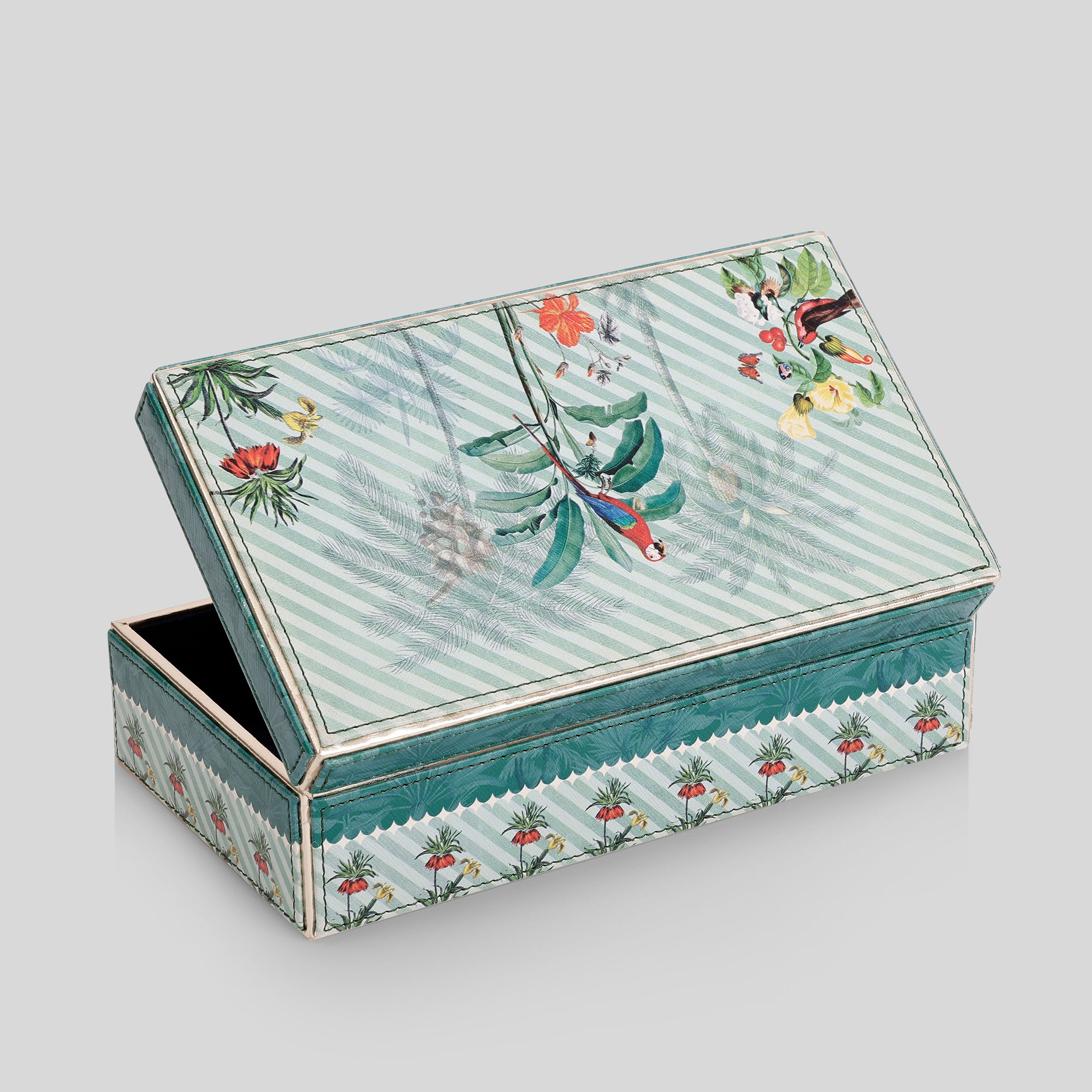 Verdura Court - Storage Box