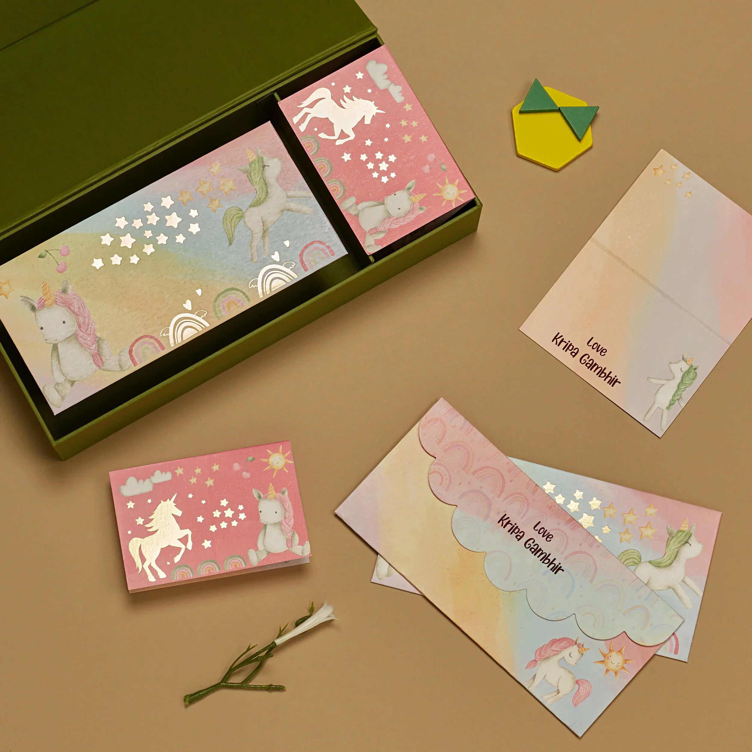 TheRainbowUnicorn-DuoBox-4.jpg